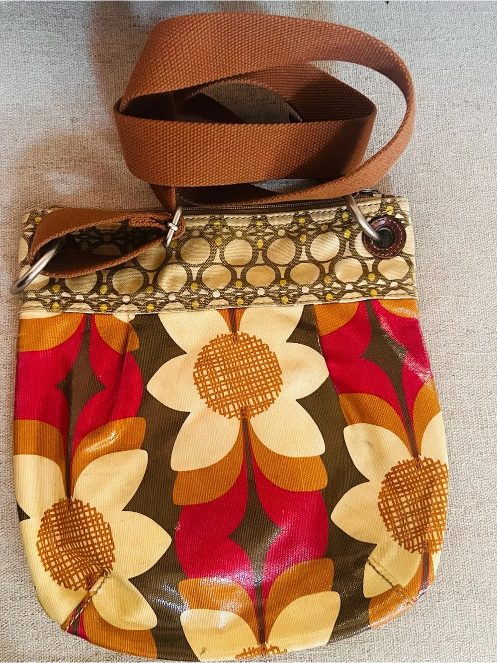 Fossil Key-Per crossbody colorful bag,floral pattern on a coated canvas body. - Picture 3 of 6